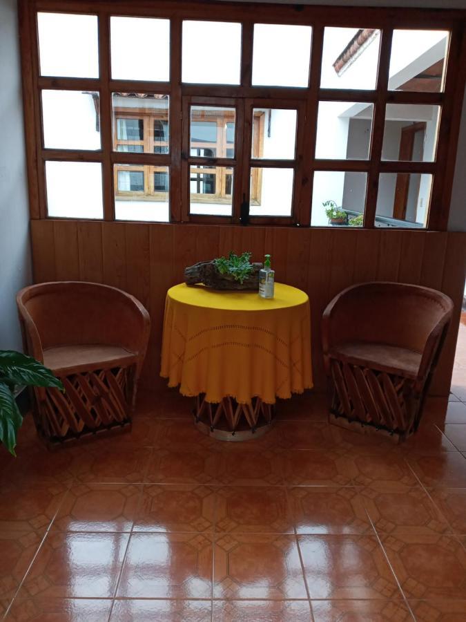 Las Margaritas Hotel Posada Тапалпа Екстериор снимка